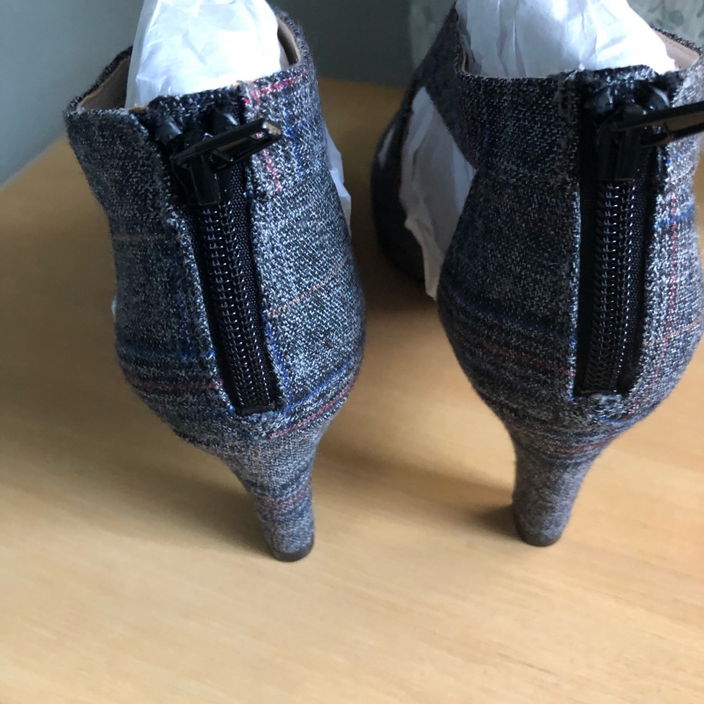 LifeStride Woman Giovanna 2 Grey Plaid Fabric Pump size 9.5 - Picture 5 of 12